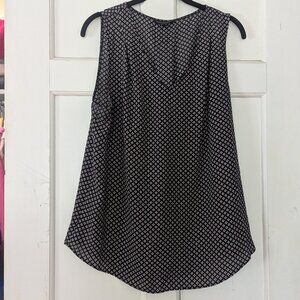 Banana Republic V-neck Navy Geometric Pattern Shell Size L